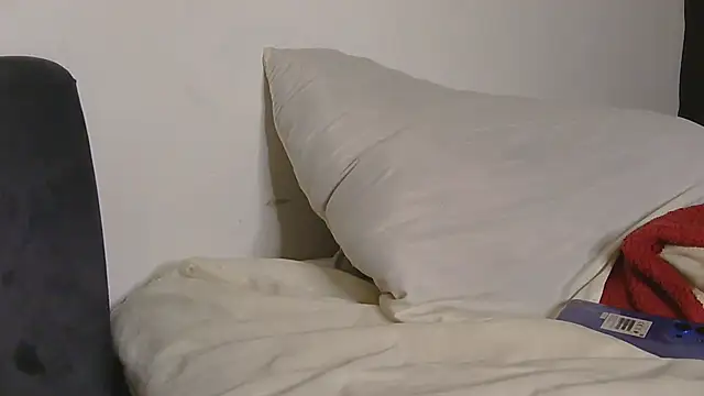 sluttylaura21 webcam
