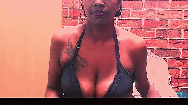 Fuckable_Nasty_MILF webcam
