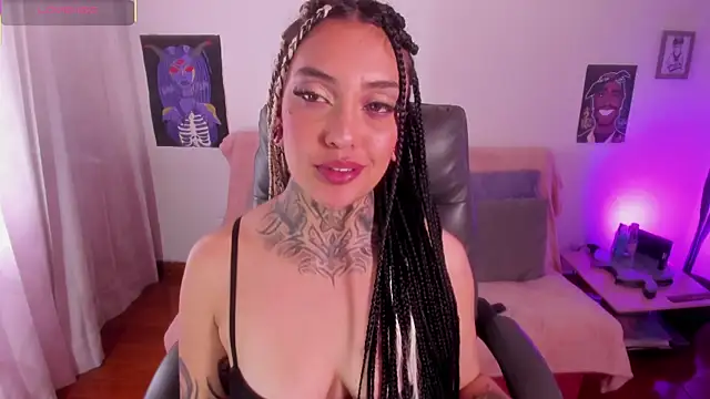 Cata_green live cam on StripChat