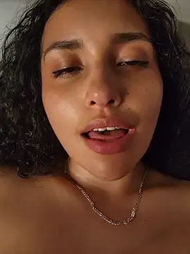 lucy_marin (F young) - Open your wet pussy +foreground