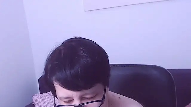 ChristaRose live cam on StripChat