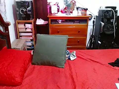 Modèle: _Keyla_rosse