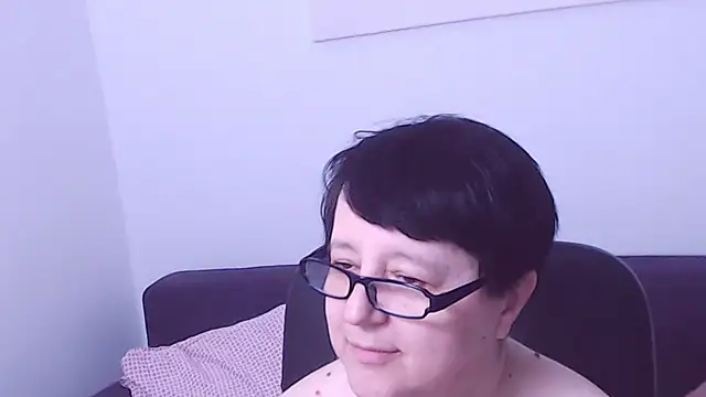ChristaRose live cam on StripChat