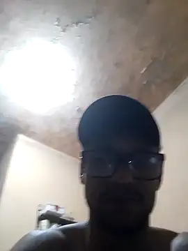 Gomesggc live cam on StripChat