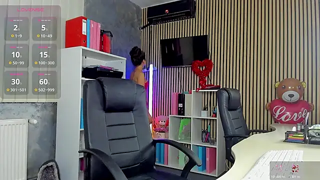 DaryaNew live cam on StripChat