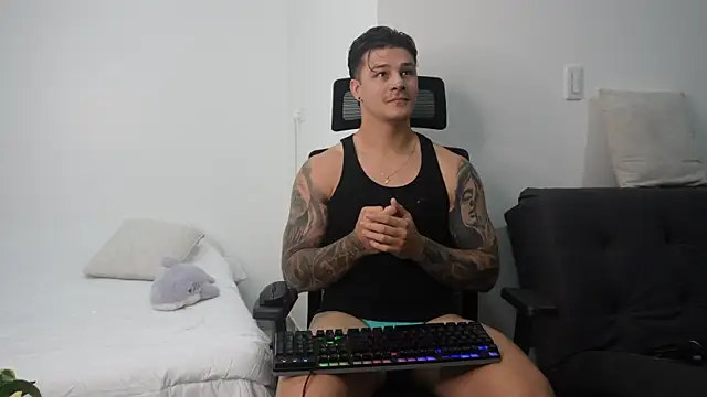 Dominick_walker live cam on StripChat