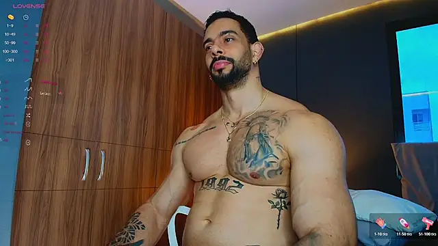 massimo_visconti live cam on StripChat