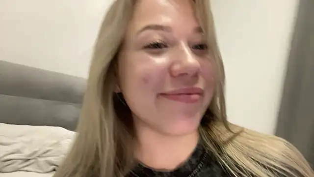 alyrasun live cam on StripChat