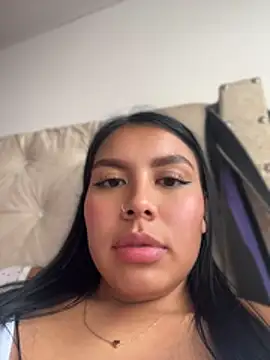 Iam-sophia27 live cam on StripChat