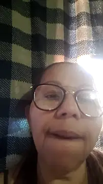 Ladymilf12 live cam on StripChat