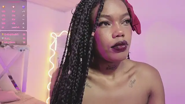 CRISTALBROKE_TAY live cam on StripChat