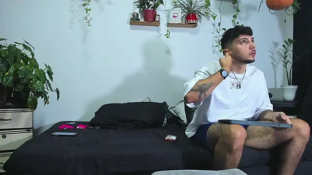 Adam_Borsalino live cam on StripChat