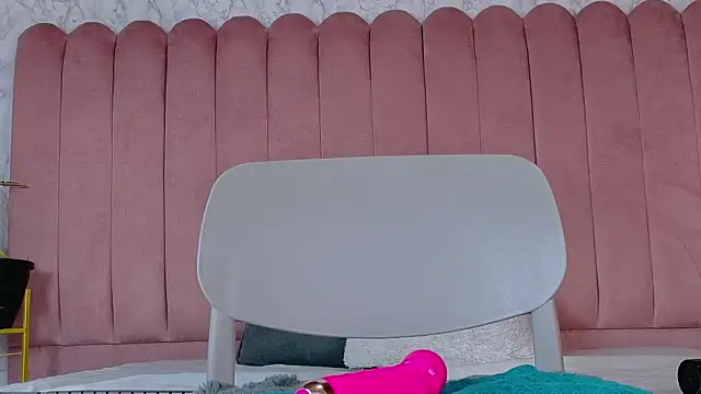 scarlhettbrown (Ask my age) - riding dildo
