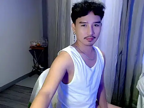Asian_bigboy live cam on StripChat