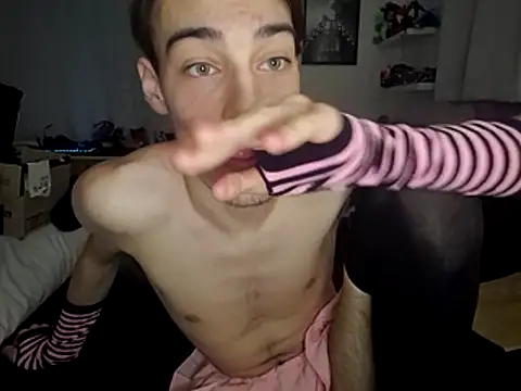 smelly-ewan-stinks (M twink) - Endless farts (5 mins)