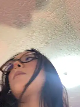 Violeth_00 live cam on StripChat