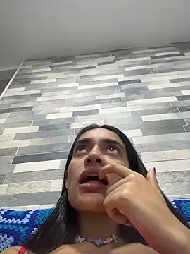 leilani_X webcam