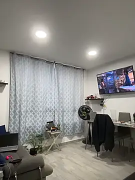 leilani_X webcam