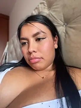 Iam-sophia27 live cam on StripChat