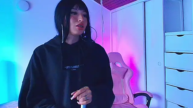 mia_gyutarouwu webcam