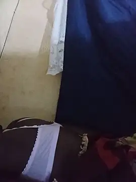 Cuty-Smilez live cam on StripChat