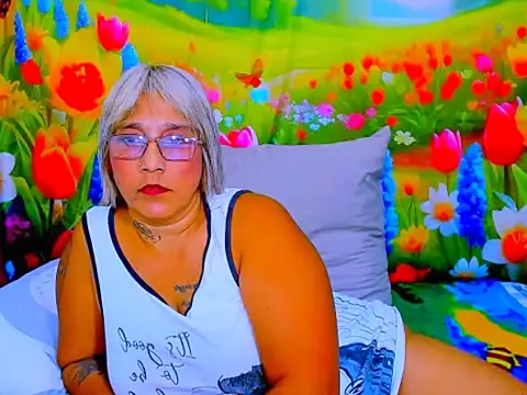 indianroxy webcam