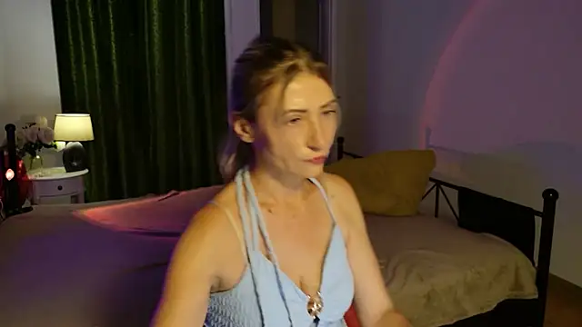 ZoeGrant webcam