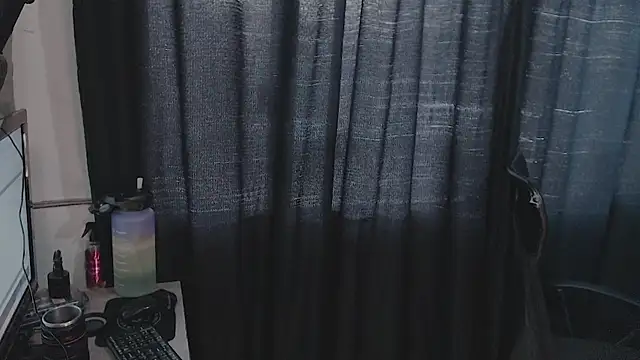 KenllyH live cam on StripChat