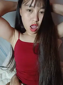 Cherry-squirtt live cam on StripChat