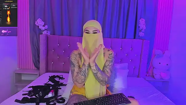 Nayla-Mouna webcam
