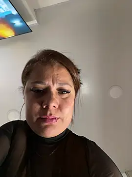 Pretty__Milf webcam