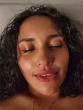 Lucy_Marin webcam