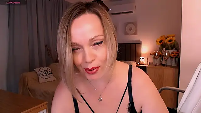 Tilly_Eliot webcam