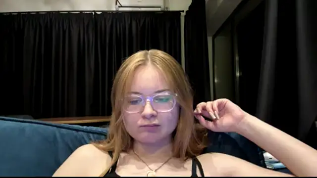 NikaLicka live cam on StripChat