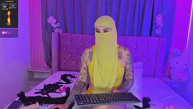 Nayla-Mouna webcam