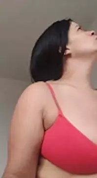 CurvySara1