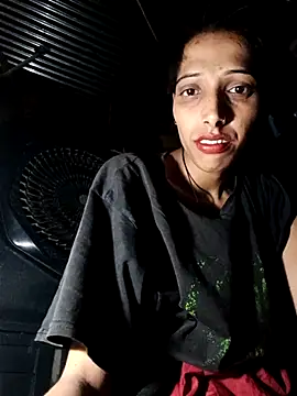 Pinki_thakur_1