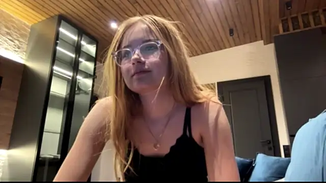 NikaLicka live sex cam