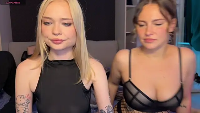 dollfromvenus (Ask my age) - CUMSHOT FOR BOTH GIRLS