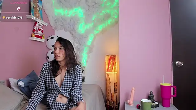 liz_merchan webcam
