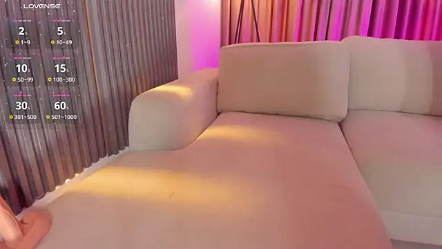 Watch Sarah_Stone_ live on EroticFlix - High definition streams