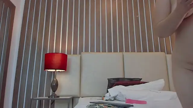 tiffany_bell live cam on StripChat