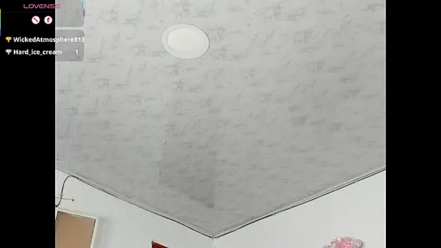 Serenity_Lux live sex cam
