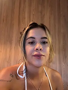 Emilia_Bakerr webcam