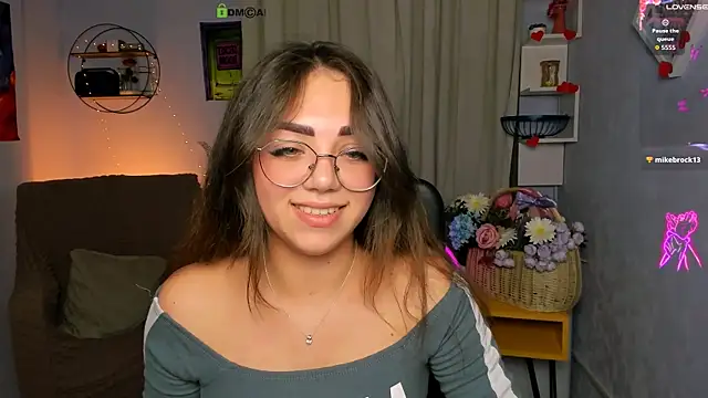 kiki_swan webcam