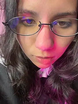 HollyPeach webcam