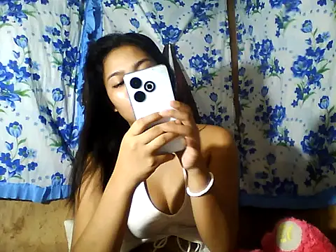 PinaySkinnyJust18 webcam