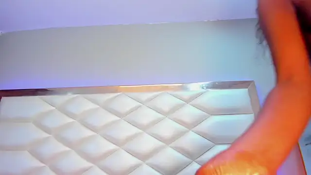 KeishaConie webcam