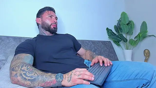 alessrose (Ask my age) - cumshot