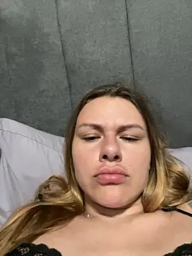 MonoGirl webcam